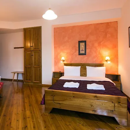 Hotel Oreades Eláti